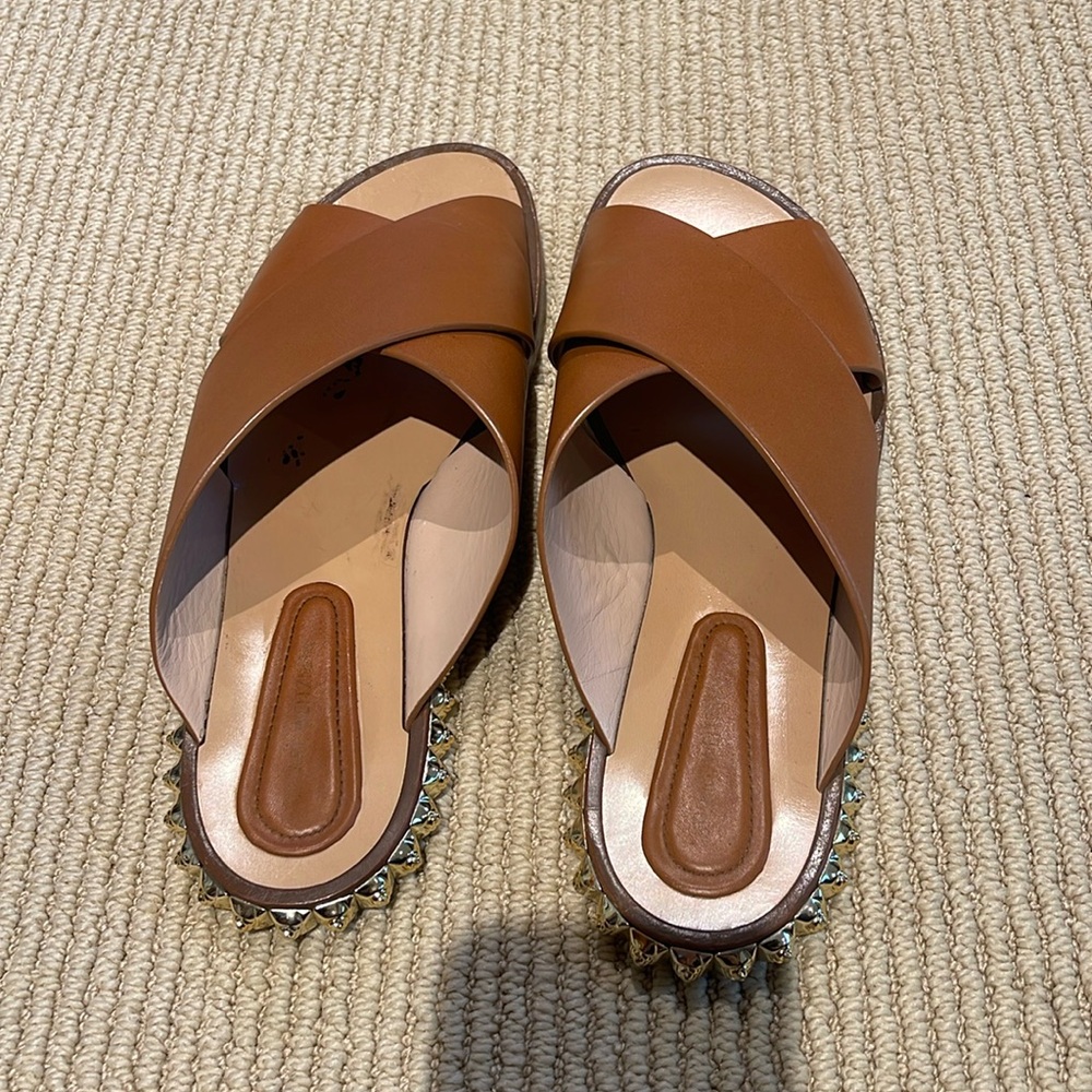 Stuart Weitzman Rockrose slide caramel leather sandals with gold studs size 10